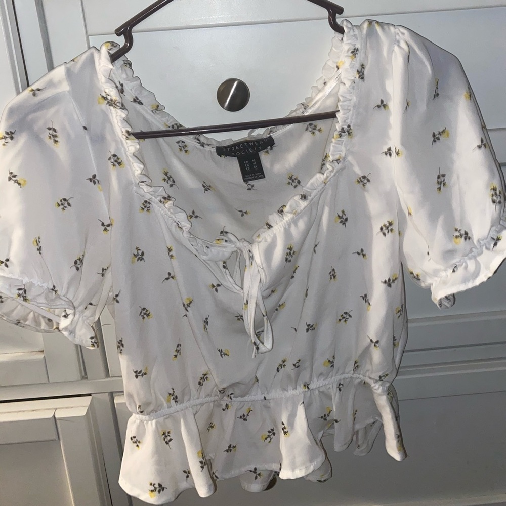 Charlotte Russe shirt - Picture 4 of 4